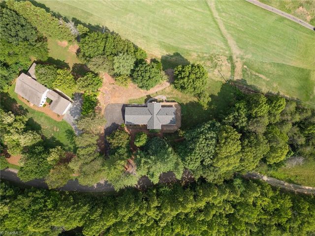 175 Sandtrap Lane, Pilot Mountain, NC 27041