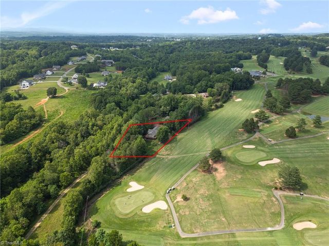 175 Sandtrap Lane, Pilot Mountain, NC 27041