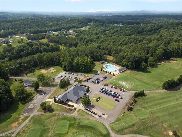 175 Sandtrap Lane, Pilot Mountain, NC 27041