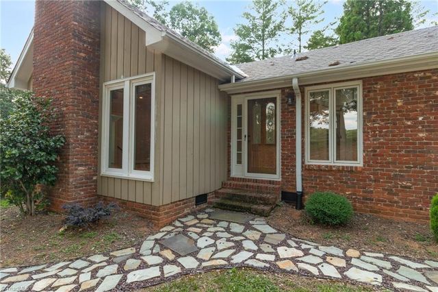175 Sandtrap Lane, Pilot Mountain, NC 27041