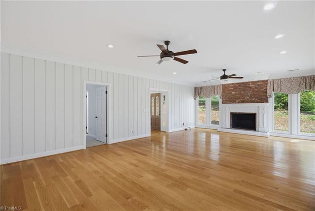 175 Sandtrap Lane, Pilot Mountain, NC 27041