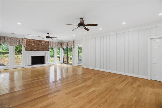 175 Sandtrap Lane, Pilot Mountain, NC 27041