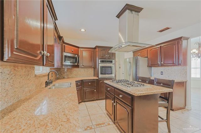 906 San Cristobal Street, San Juan, TX 78589