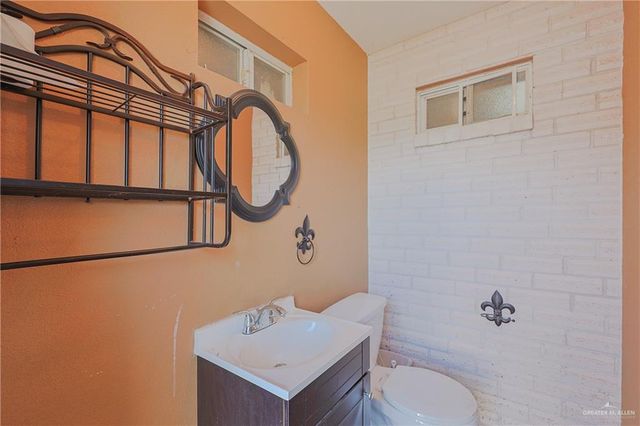 906 San Cristobal Street, San Juan, TX 78589