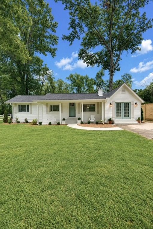 5919 Old Harding Pike, Nashville, TN 37205