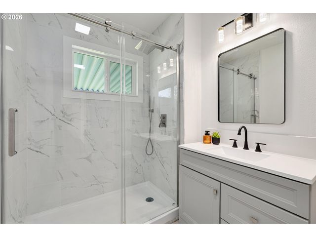 5818 Ne 35TH Pl, Portland, OR 97211