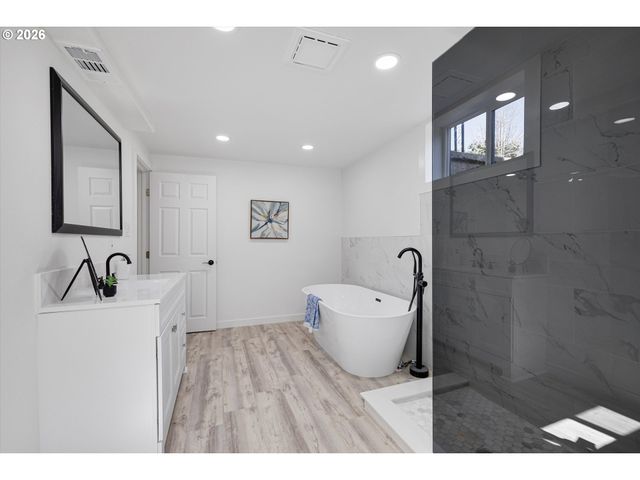 5818 Ne 35TH Pl, Portland, OR 97211