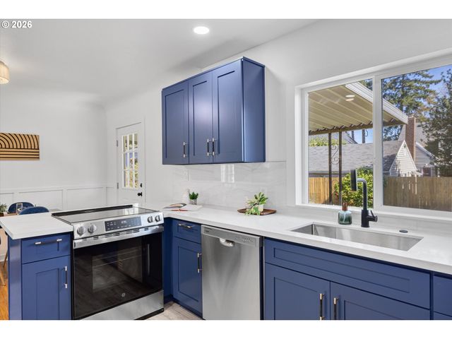 5818 Ne 35TH Pl, Portland, OR 97211