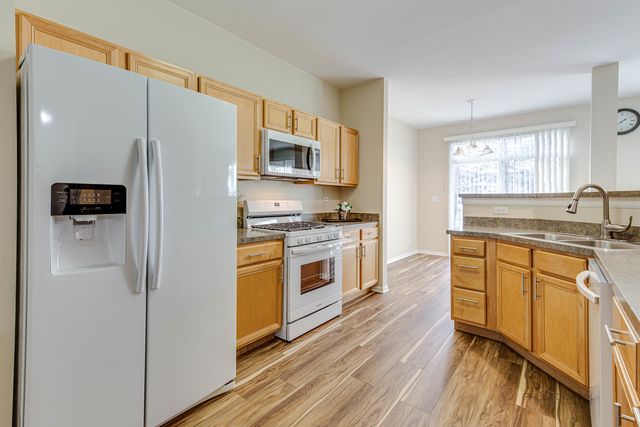 348 PINE LAKE Circle, Vernon Hills, IL 60061