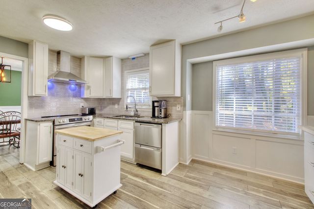 5315 Rockborough Trail, Stone Mountain, GA 30083