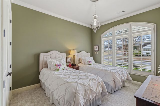 274 EASTLAND DR, Memphis, TN 38111