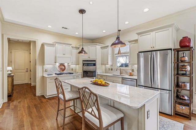 274 EASTLAND DR, Memphis, TN 38111