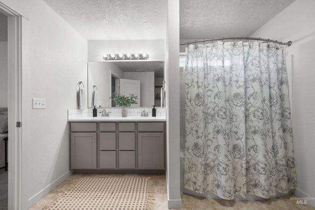 15100 N Fishing Creek Ave, Nampa, ID 83651