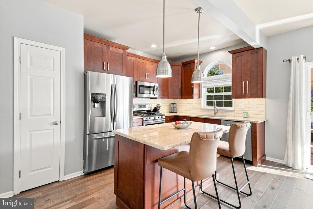 439 LAKE GEORGE CIR, WEST CHESTER, PA 19382 — exterior