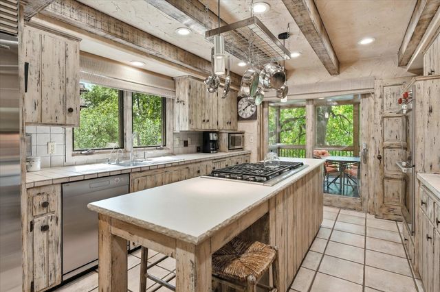 101 Ardmore Drive, Golden Valley, MN 55422