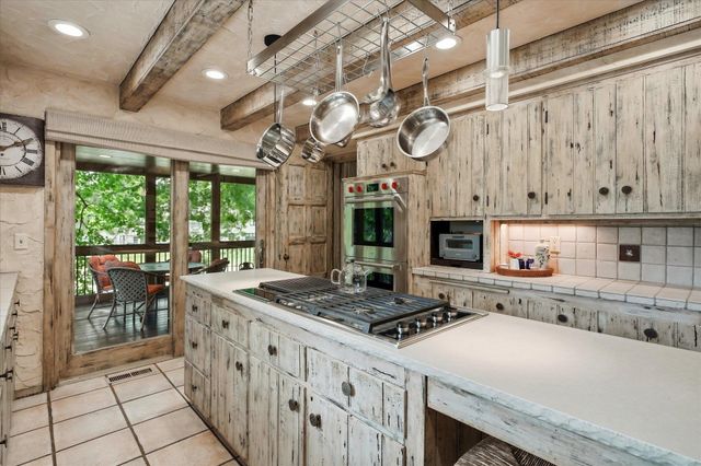 101 Ardmore Drive, Golden Valley, MN 55422