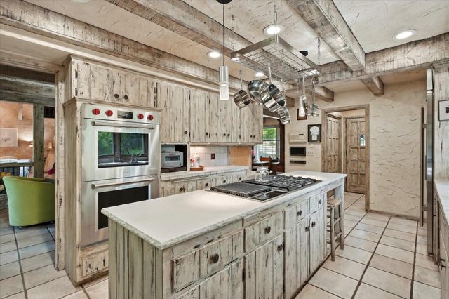 101 Ardmore Drive, Golden Valley, MN 55422