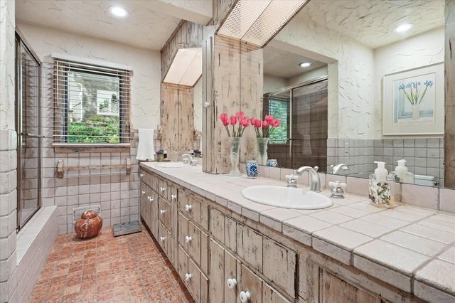 101 Ardmore Drive, Golden Valley, MN 55422