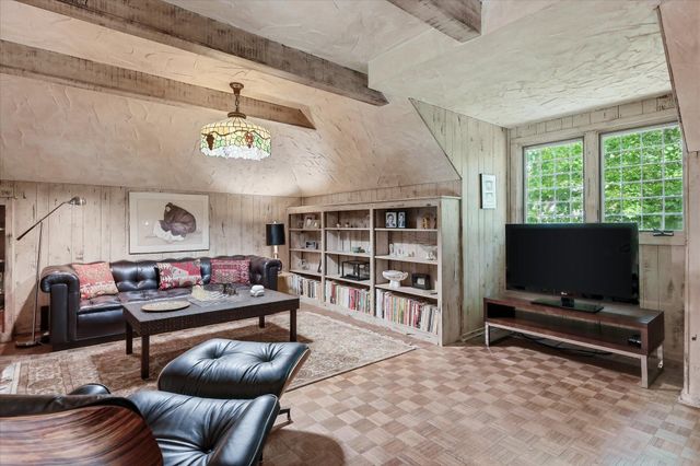 101 Ardmore Drive, Golden Valley, MN 55422