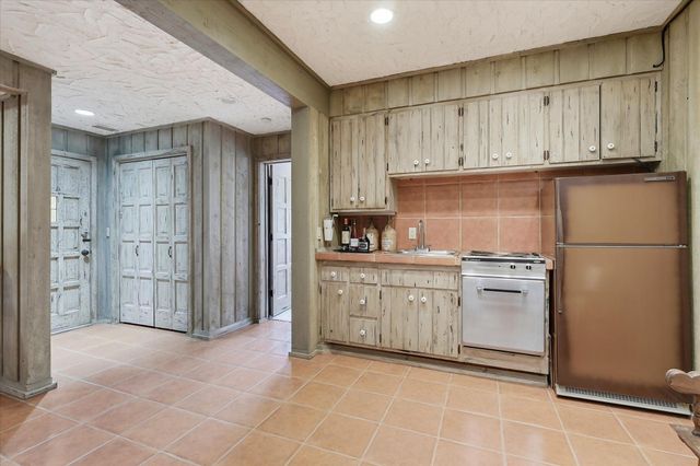 101 Ardmore Drive, Golden Valley, MN 55422