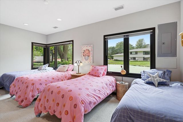 101 Ardmore Drive, Golden Valley, MN 55422