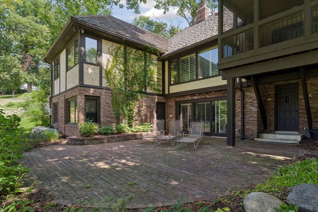 101 Ardmore Drive, Golden Valley, MN 55422