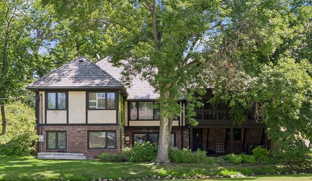 101 Ardmore Drive, Golden Valley, MN 55422