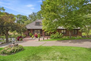 101 Ardmore Drive, Golden Valley, MN 55422