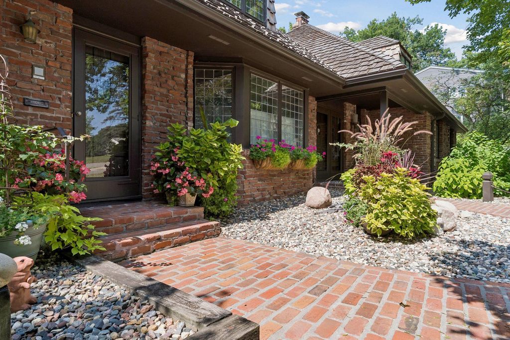 101 Ardmore Drive, Golden Valley, MN 55422 — photo 4