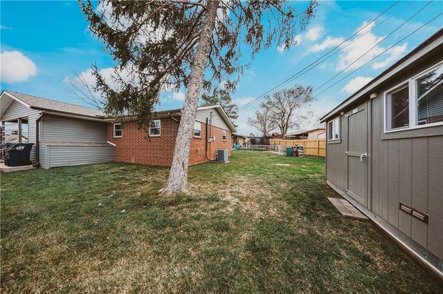 510 12th Street, Rogers, AR 72756