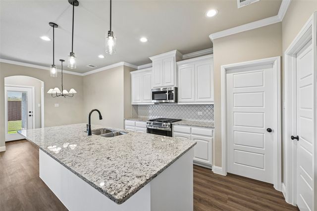 1045 Nighthawk Trail, Alvarado, TX 76009