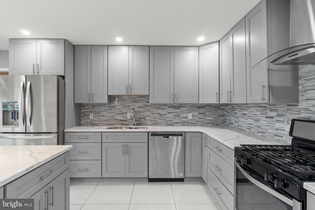 11405 GIFFORD AVE, Philadelphia, PA 19116