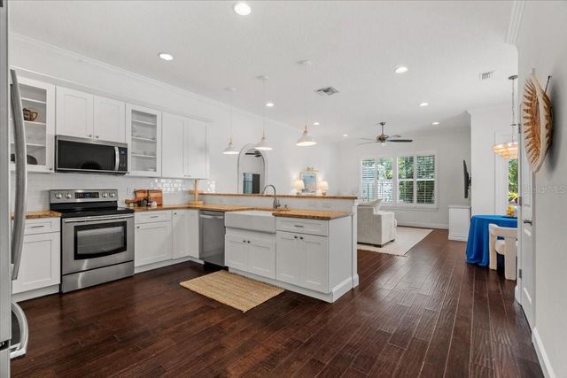 3203 W SANTIAGO STREET B, Tampa, FL 33629