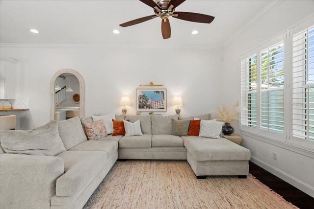3203 W SANTIAGO STREET B, Tampa, FL 33629