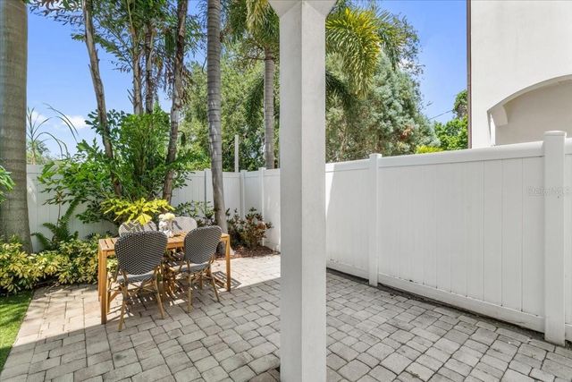 3203 W SANTIAGO STREET B, Tampa, FL 33629