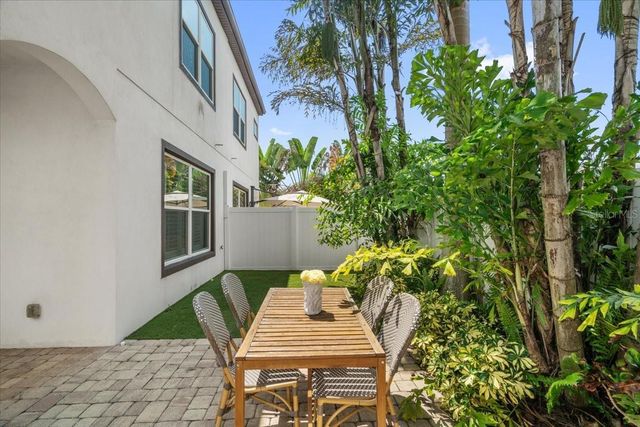 3203 W SANTIAGO STREET B, Tampa, FL 33629