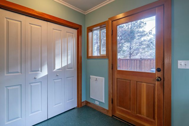 205 E Washington Avenue, Sisters, OR 97759