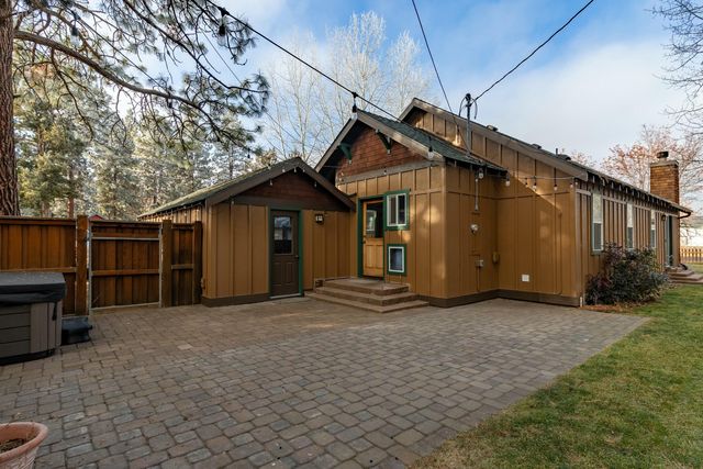 205 E Washington Avenue, Sisters, OR 97759