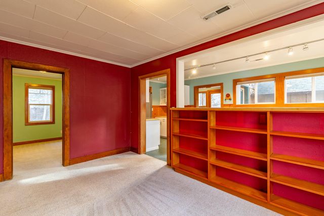 205 E Washington Avenue, Sisters, OR 97759