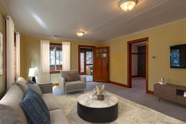 205 E Washington Avenue, Sisters, OR 97759
