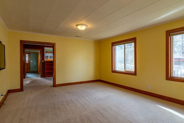 205 E Washington Avenue, Sisters, OR 97759