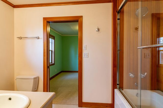 205 E Washington Avenue, Sisters, OR 97759