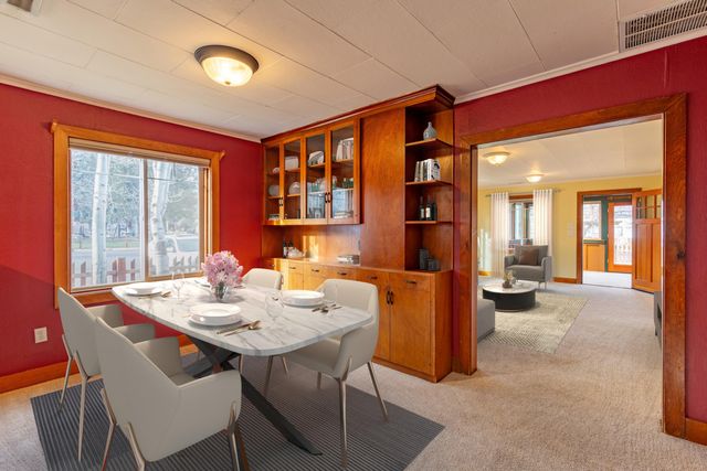 205 E Washington Avenue, Sisters, OR 97759