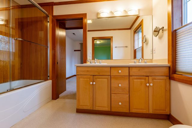 205 E Washington Avenue, Sisters, OR 97759