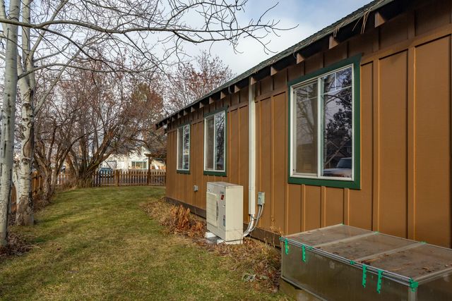 205 E Washington Avenue, Sisters, OR 97759