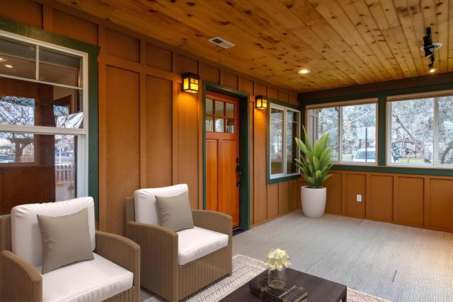 205 E Washington Avenue, Sisters, OR 97759