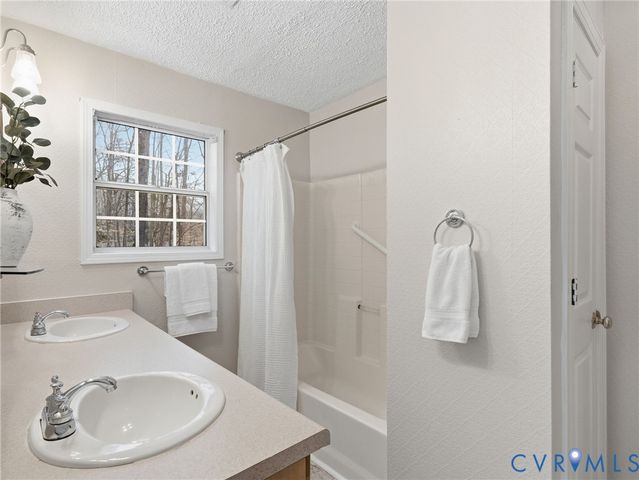 1637 Gardners Rd, Mineral, VA 23117