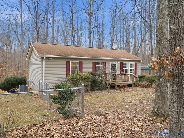 1637 Gardners Rd, Mineral, VA 23117