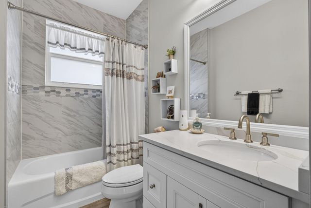 109 Isola Circle, Royal Palm Beach, FL 33411