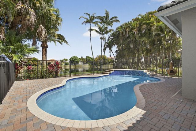 109 Isola Circle, Royal Palm Beach, FL 33411